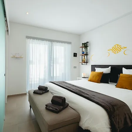 Βίλα Cazenn Salir Do Porto - House